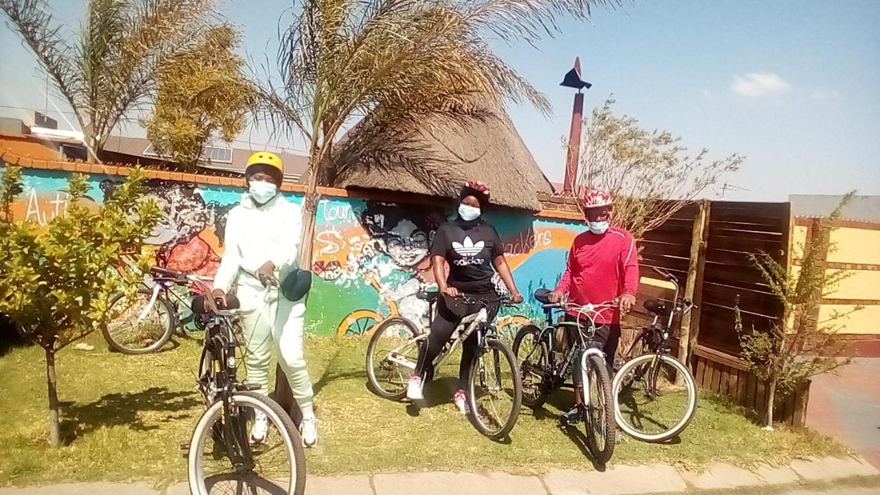 소웨토 Authentic Bicycle Tours And Backpackers 호스텔 외부 사진