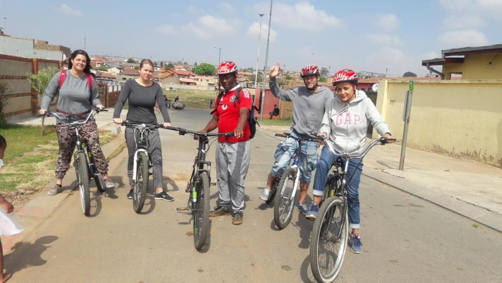 소웨토 Authentic Bicycle Tours And Backpackers 호스텔 외부 사진