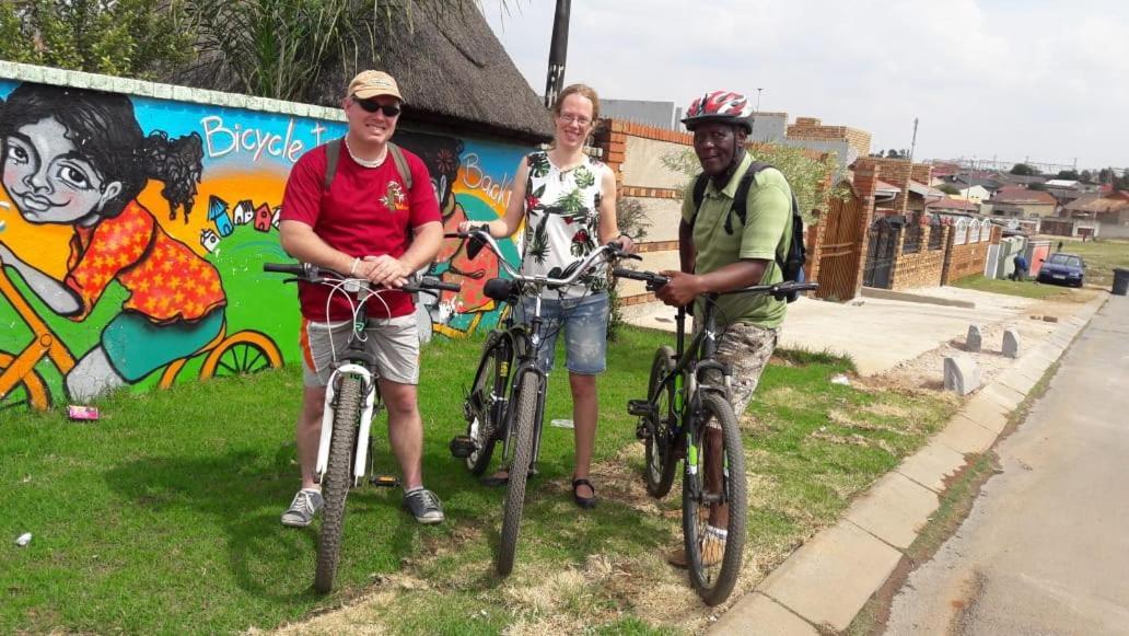 소웨토 Authentic Bicycle Tours And Backpackers 호스텔 외부 사진
