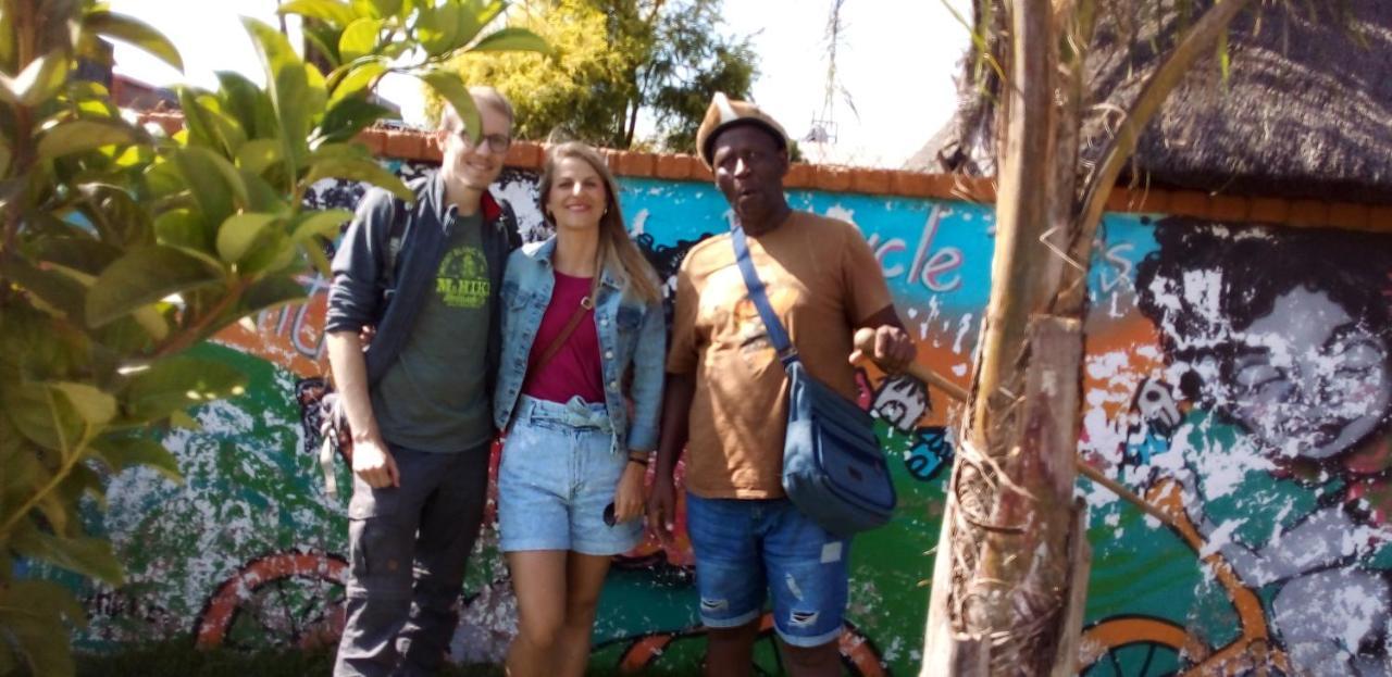 소웨토 Authentic Bicycle Tours And Backpackers 호스텔 외부 사진