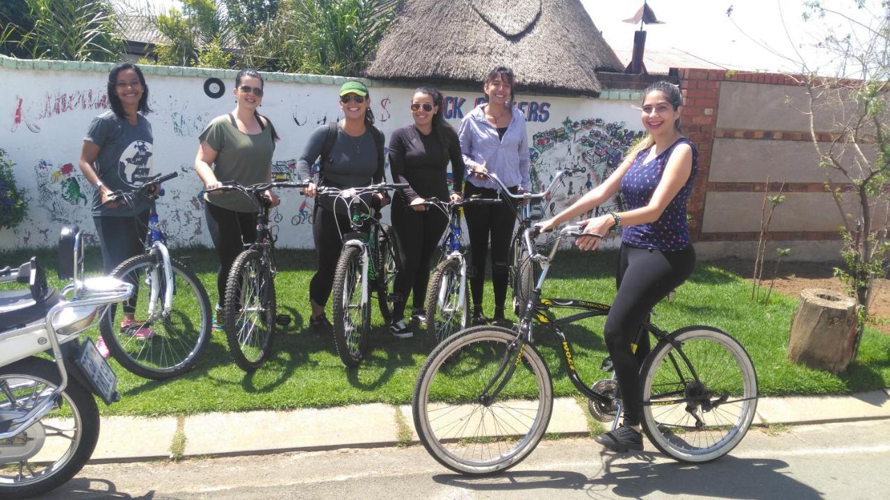 소웨토 Authentic Bicycle Tours And Backpackers 호스텔 외부 사진