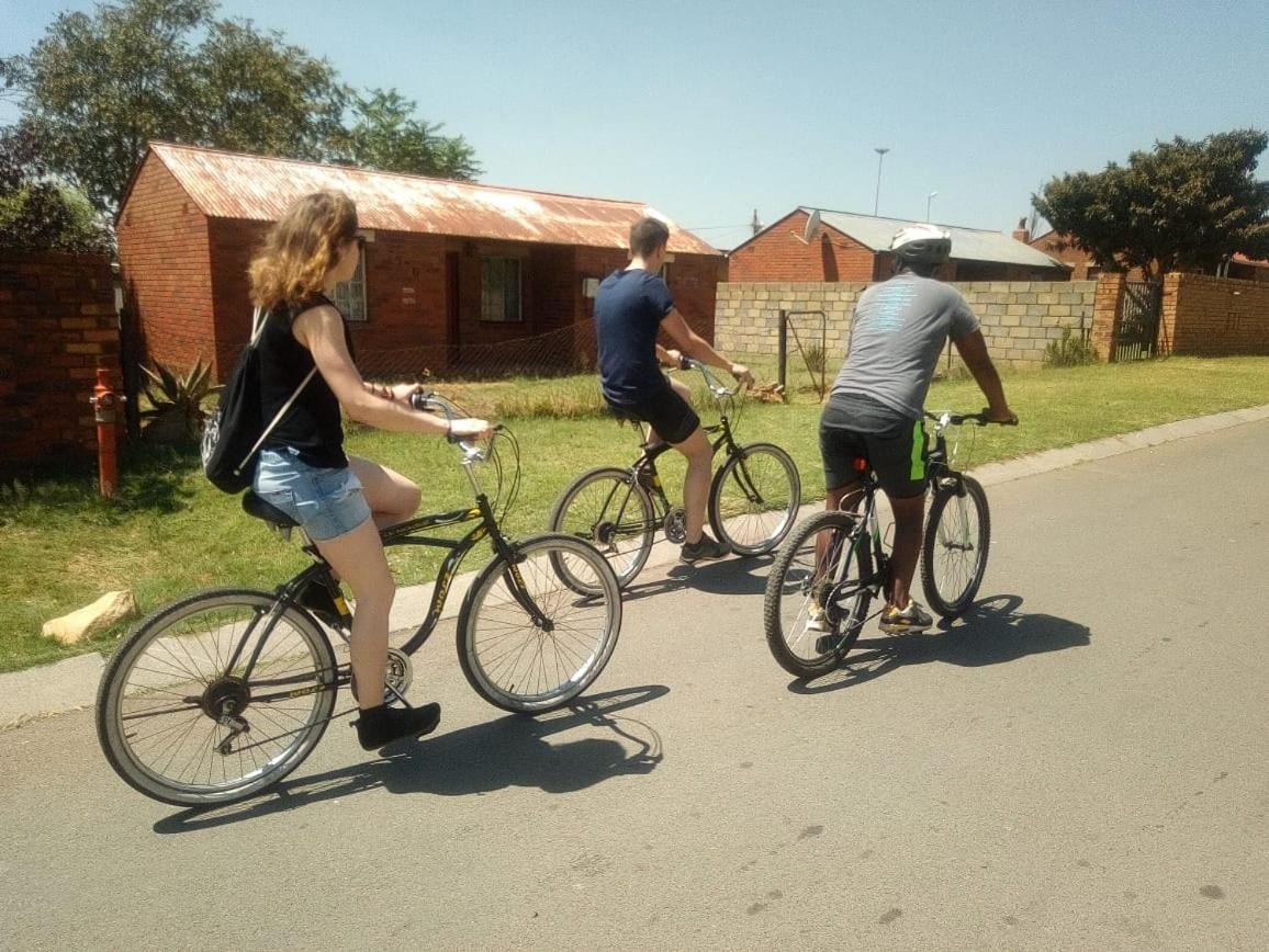 소웨토 Authentic Bicycle Tours And Backpackers 호스텔 외부 사진