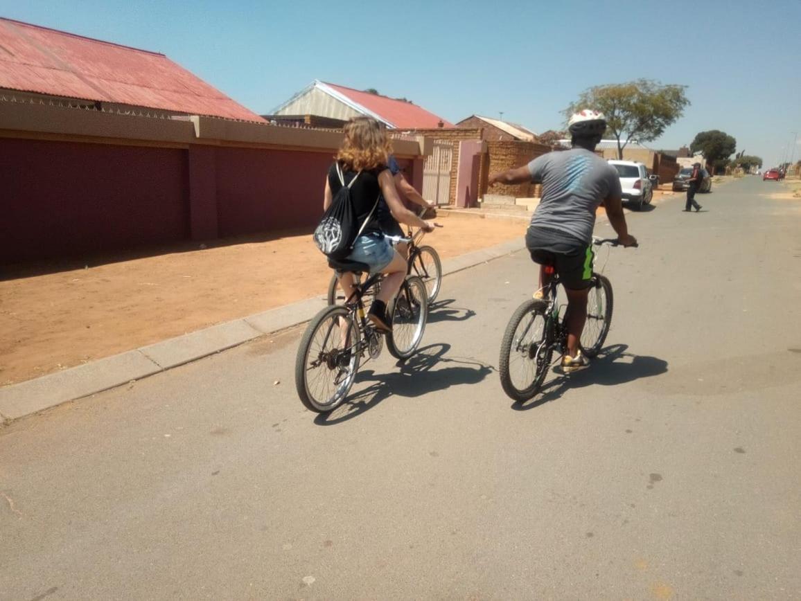 소웨토 Authentic Bicycle Tours And Backpackers 호스텔 외부 사진